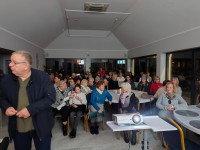 Wspólne śpiewanie pieśni patriotycznych